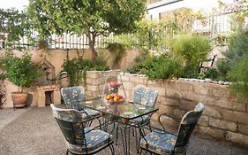Maisonette With Garden In The Heart Of The Historical Kalamata Center