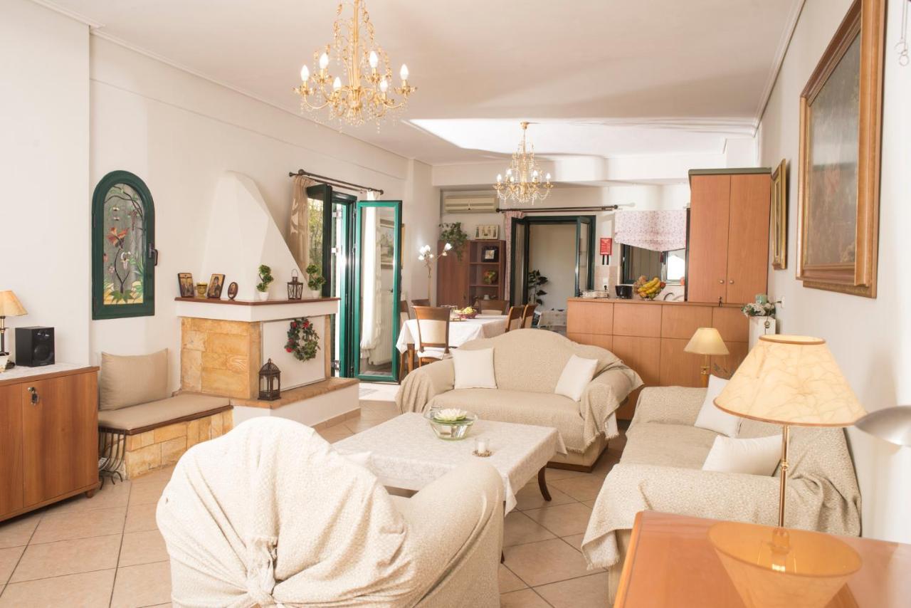 Maisonette With Garden In The Heart Of The Historical Kalamata Center Εξωτερικό φωτογραφία