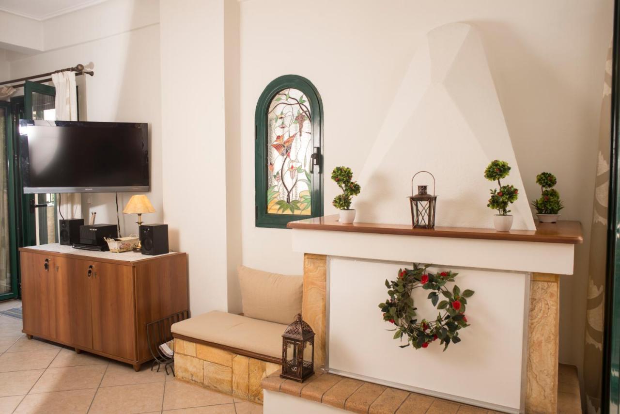 Maisonette With Garden In The Heart Of The Historical Kalamata Center Εξωτερικό φωτογραφία